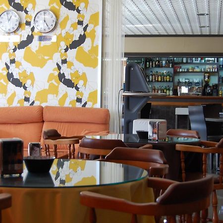 Hotel Paris Poio Luaran gambar